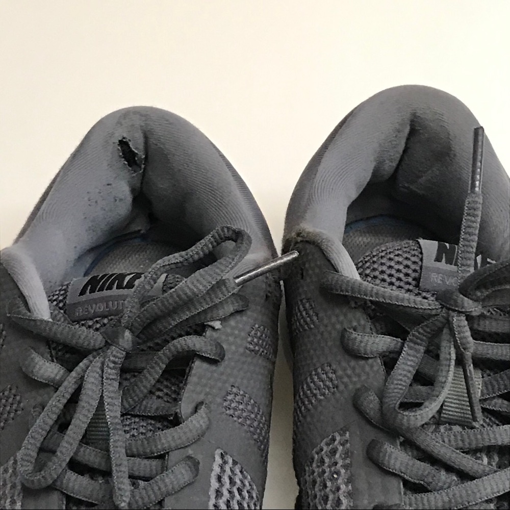 Nike Revolution 4 (908988-010) Athletic Shoe - Picture 8 of 9
